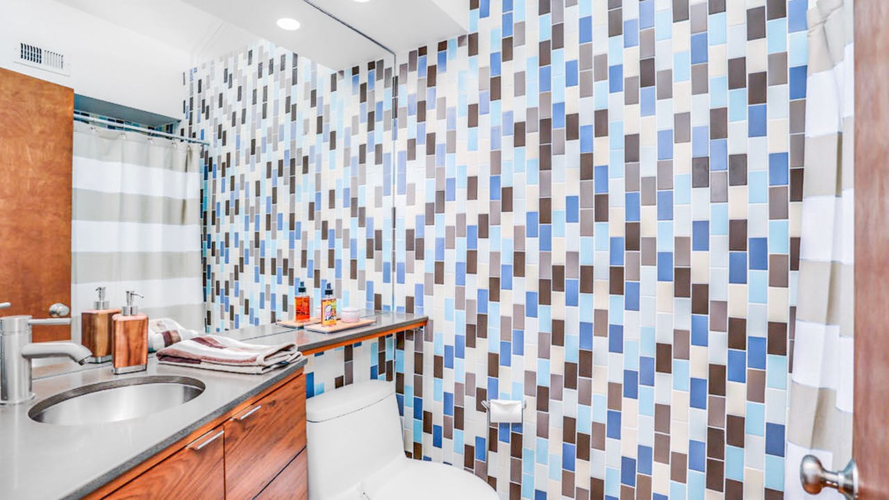 Photo of Bathroom in Araby Commons