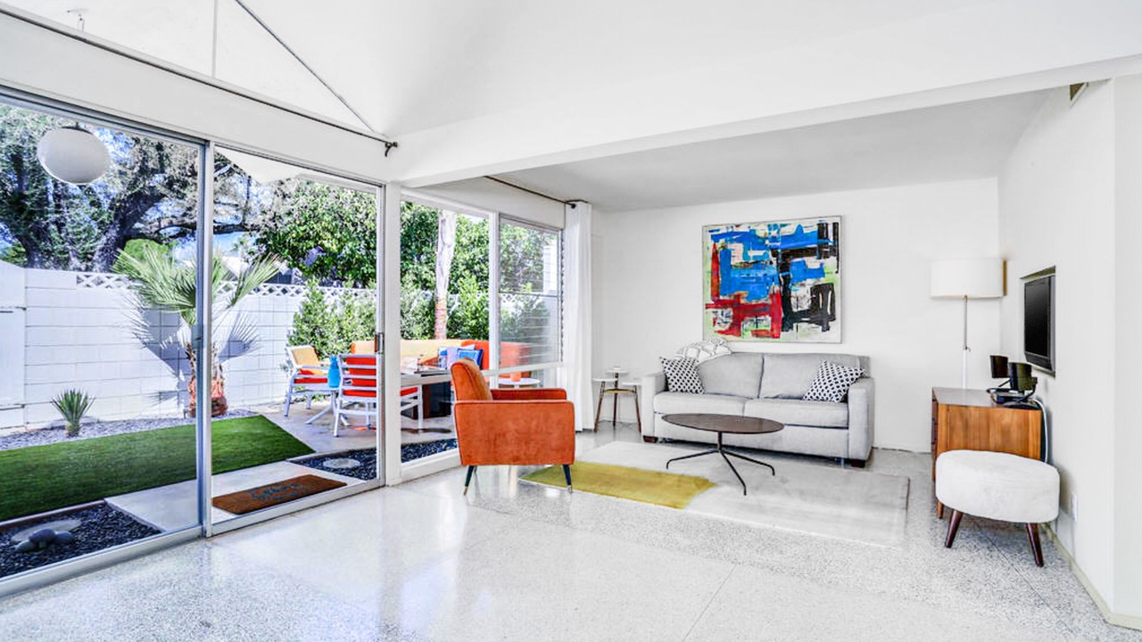 Photo of Livingroom in Araby Commons