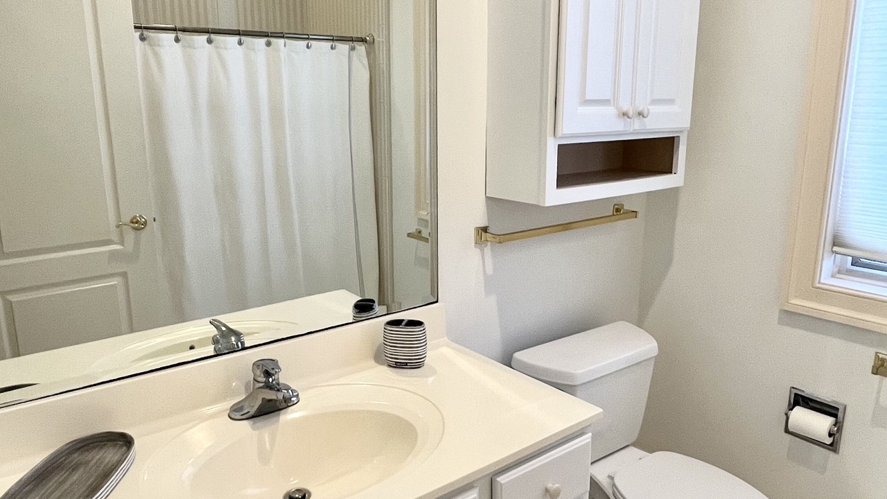 Photo of Bathroom in Avalon