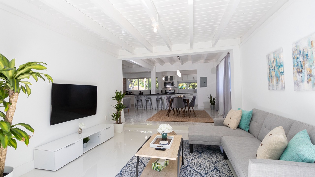 Photo of Livingroom in Northeast Miami