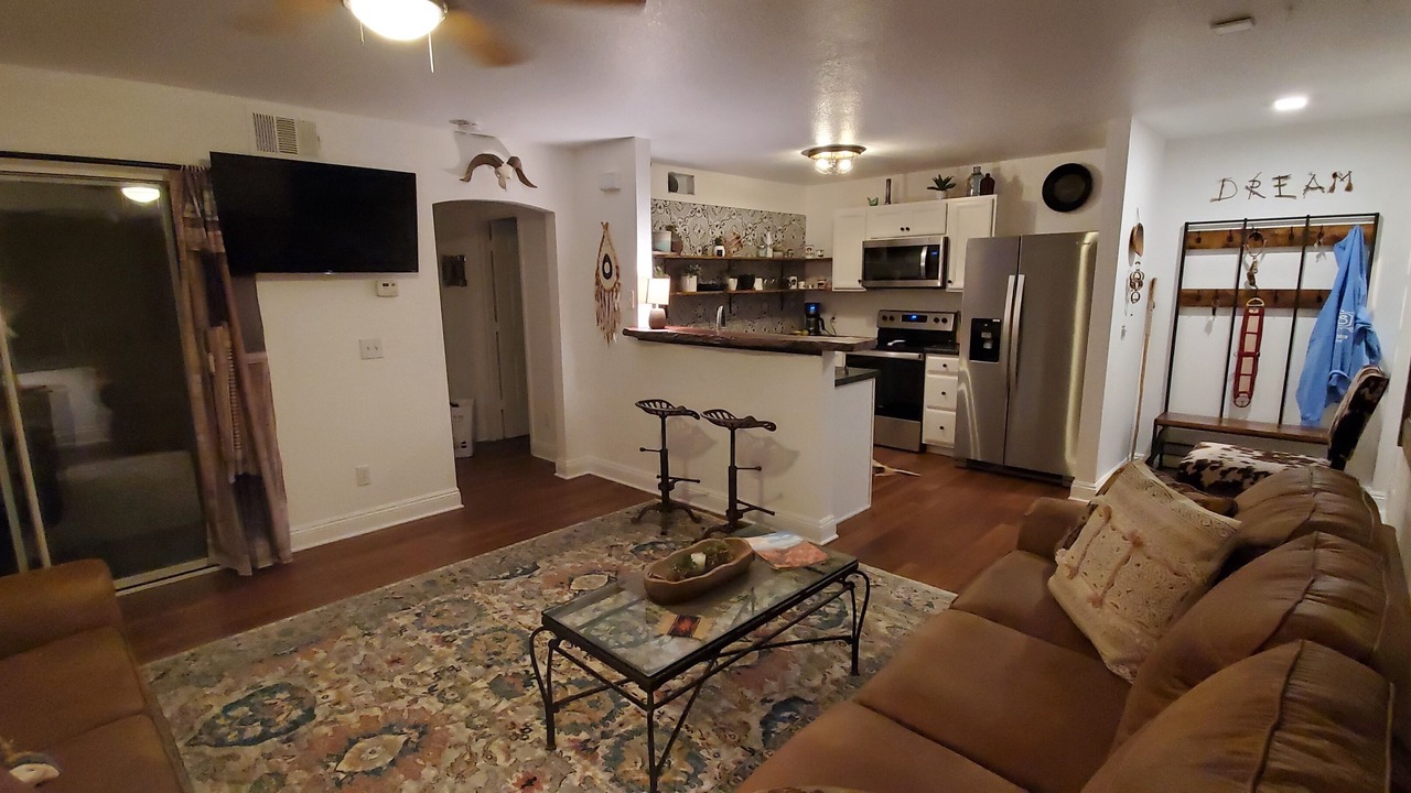Photo of Livingroom in Sunridge Estates