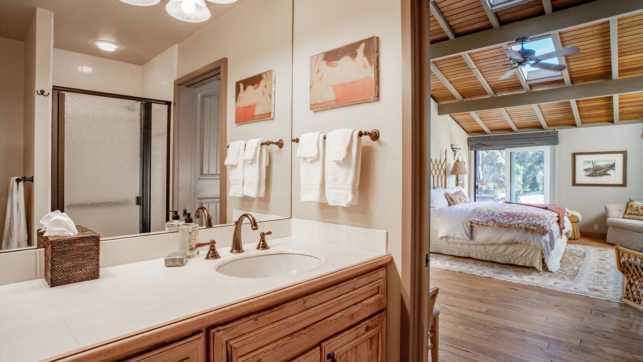 Photo of Bathroom in Quail Lodge