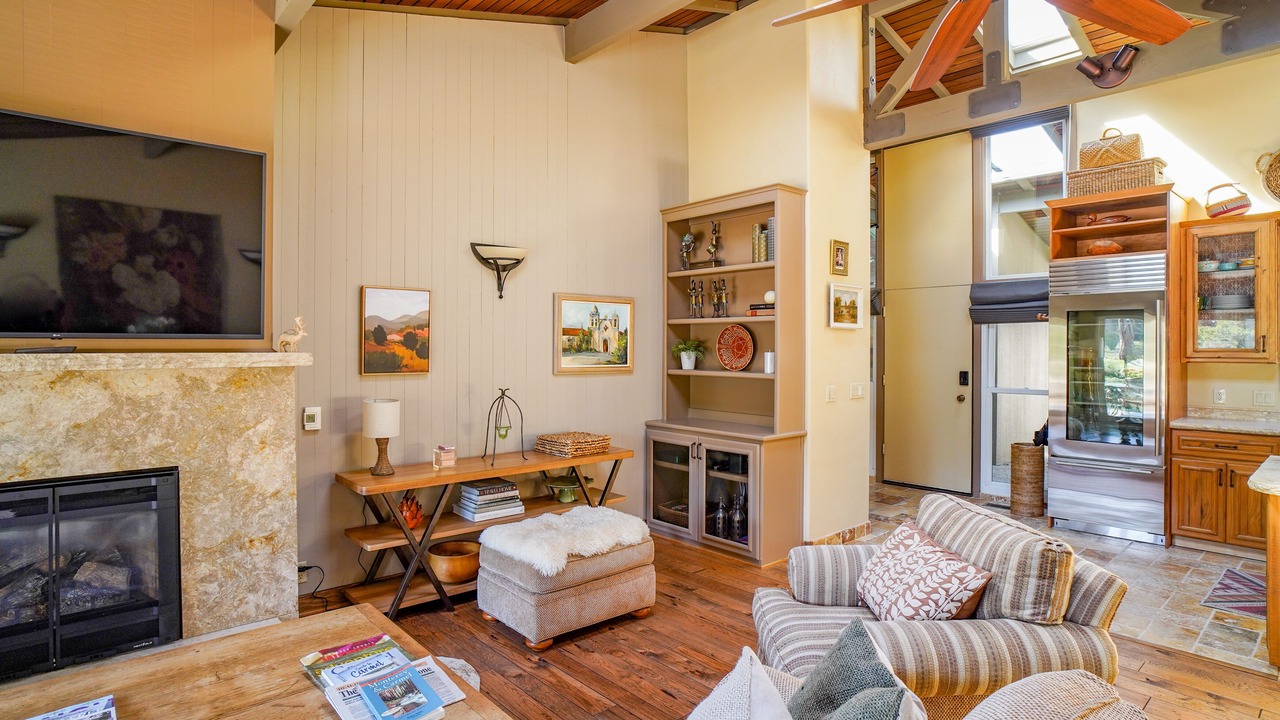 Photo of Livingroom in Quail Lodge