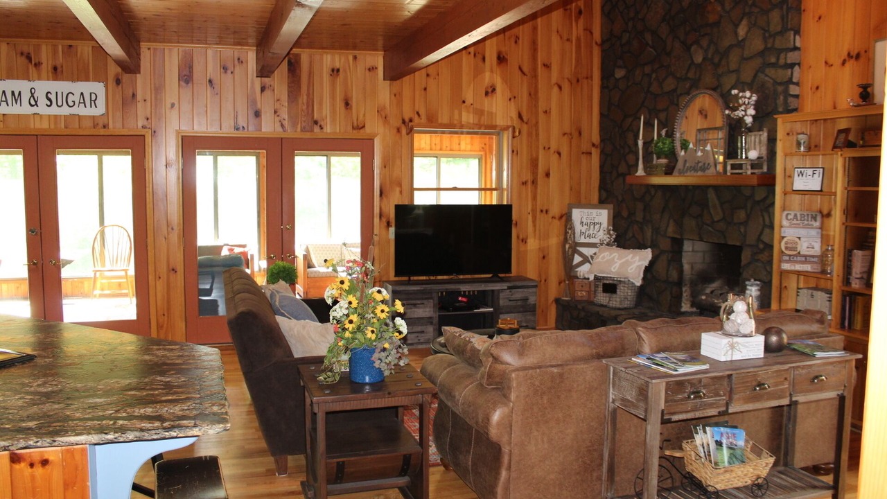 Photo of Livingroom in Wilson Creek