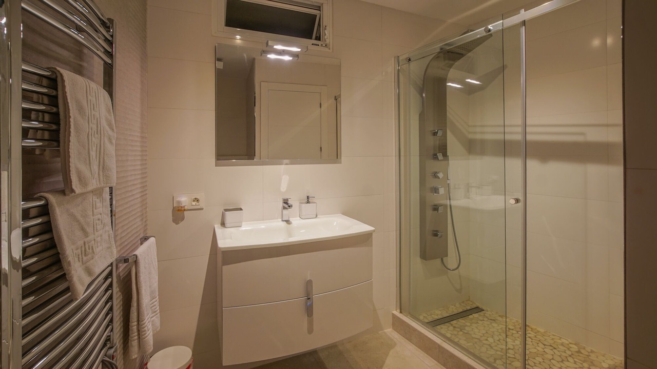 Photo of Bathroom in Lloret Town Center