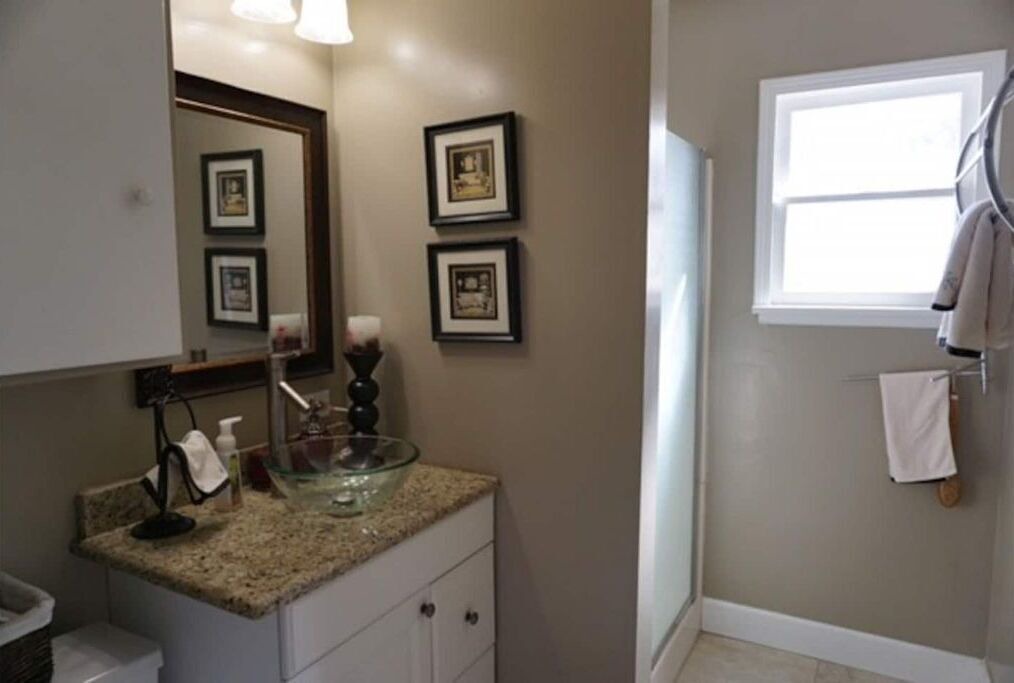 Photo of Bathroom in Callender