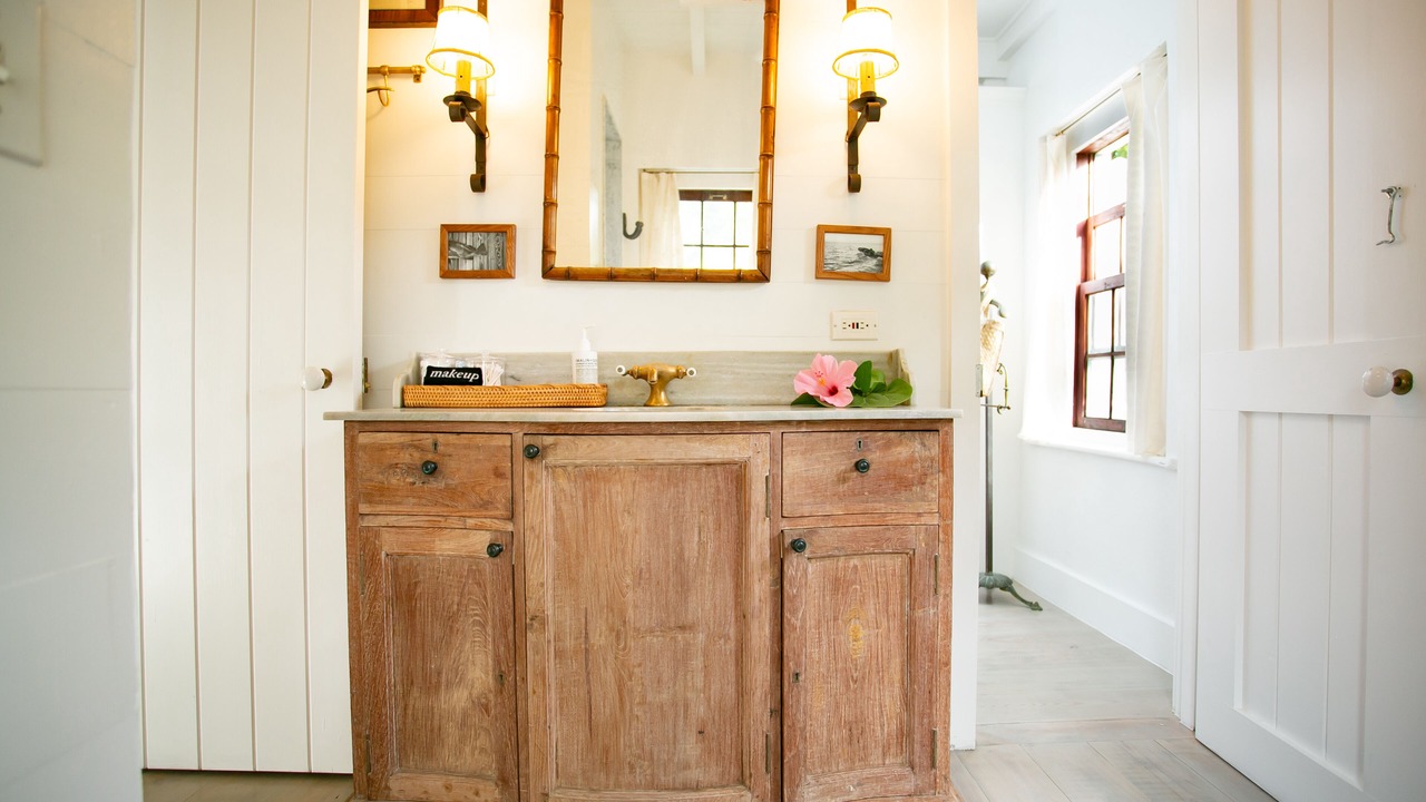 Photo of Bathroom in Dunmore Town