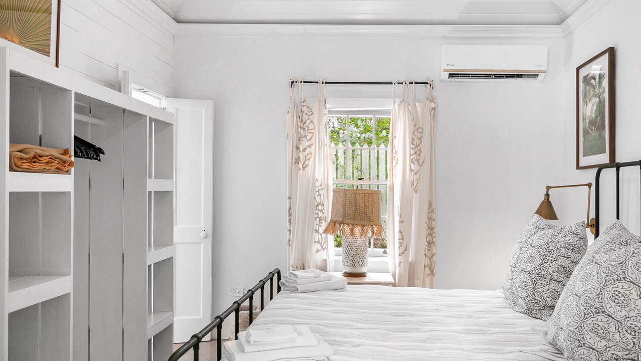 Photo of Bedroom in Dunmore Town