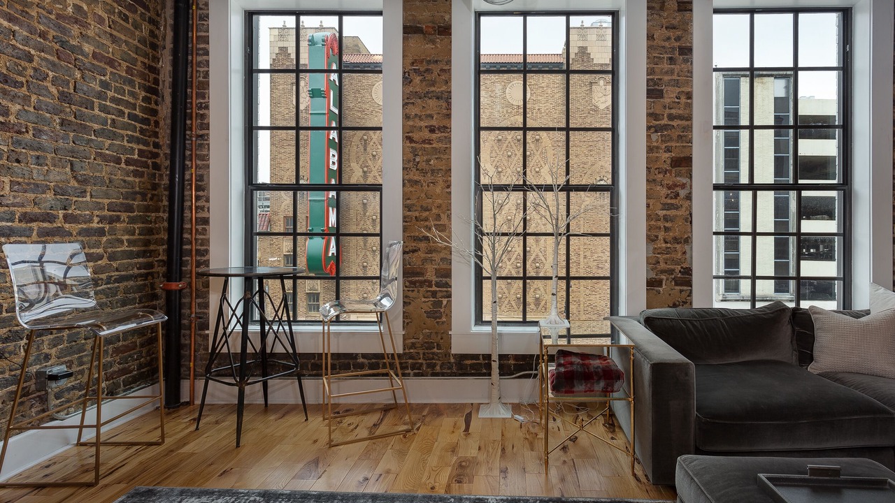 Photo of Livingroom in Central City