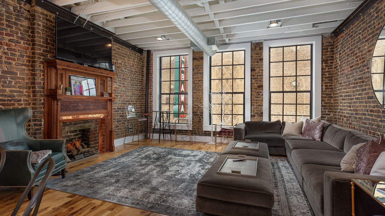 Photo of Livingroom in Central City