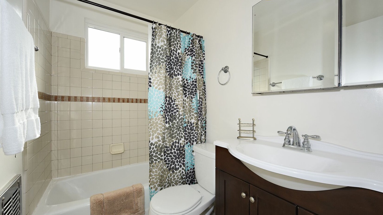 Photo of Bathroom in Mar Vista