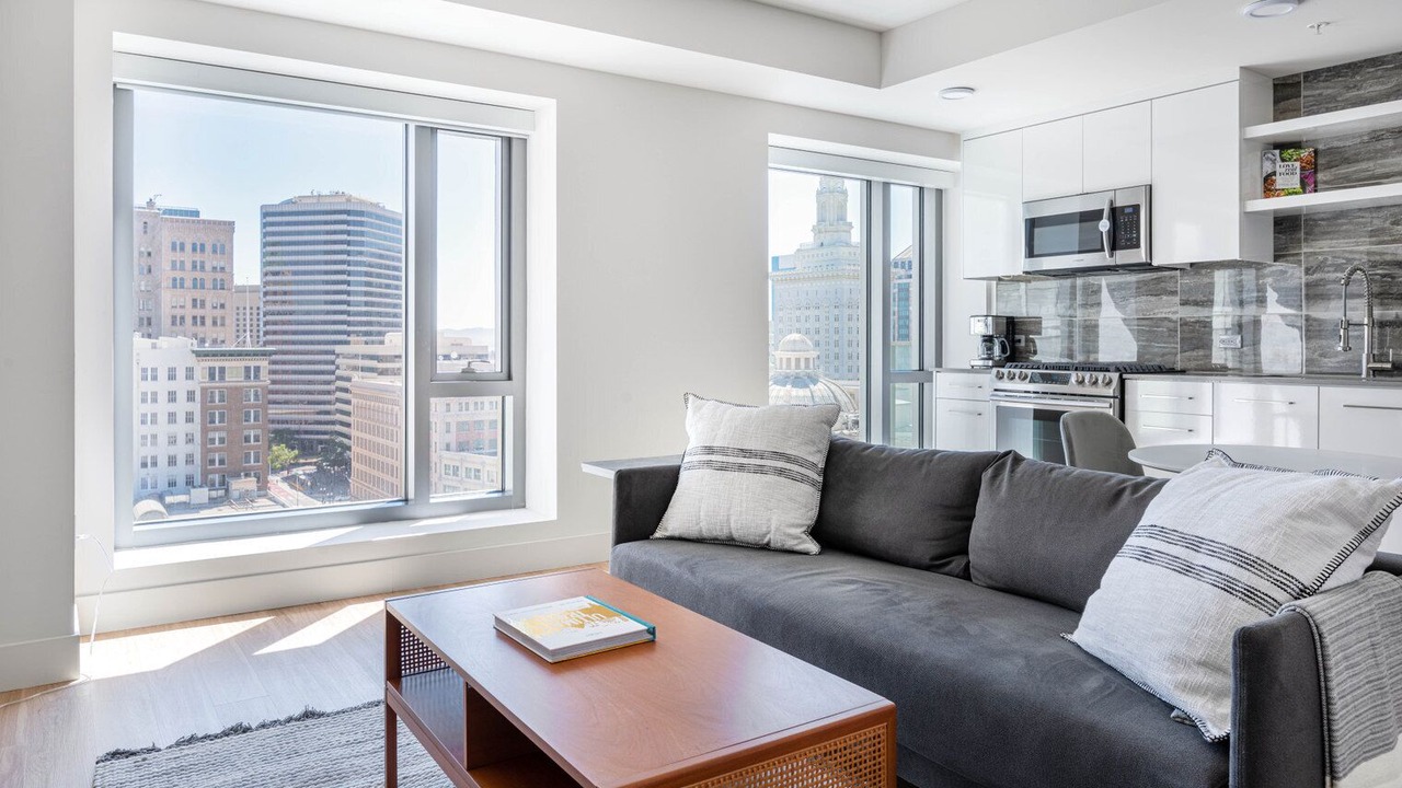 Photo of Livingroom in Downtown Oakland