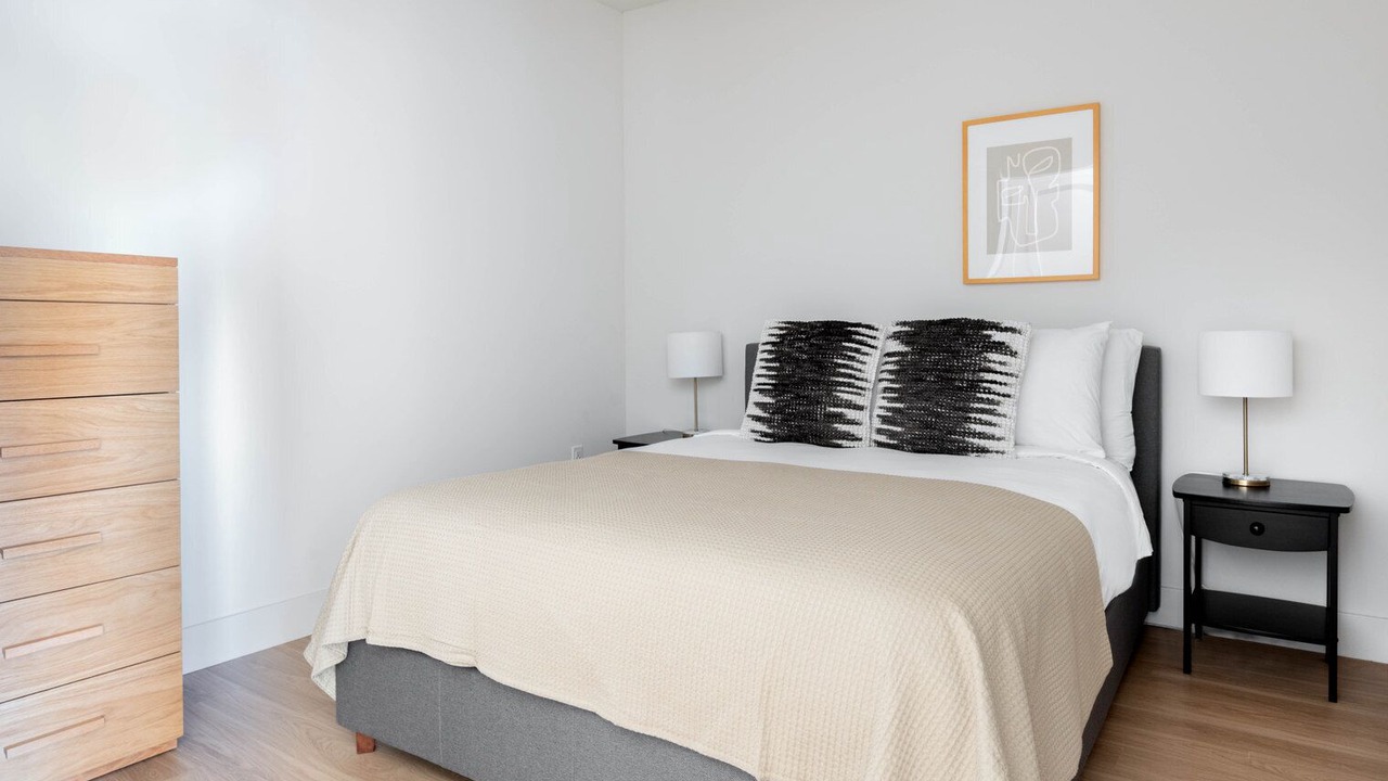Photo of Bedroom in Downtown Oakland