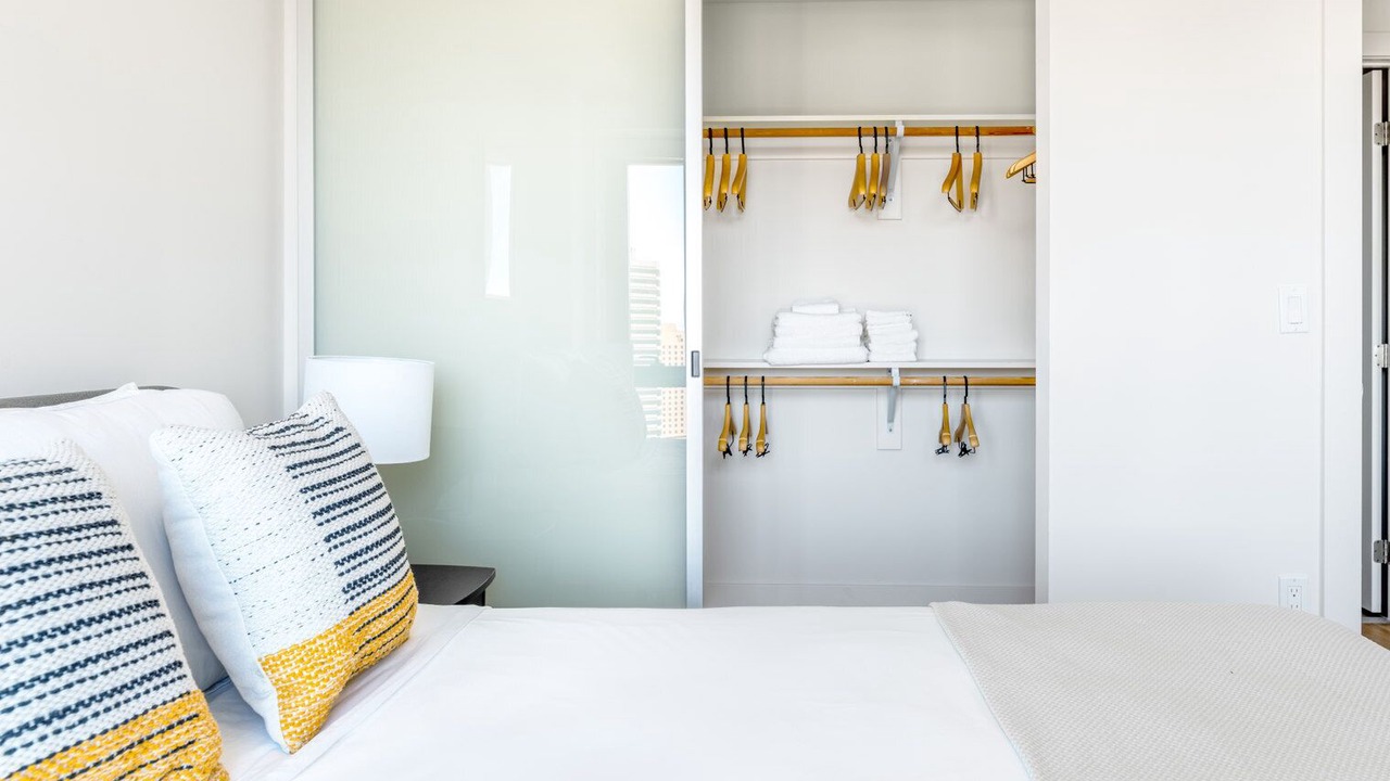 Photo of Bedroom in Downtown Oakland