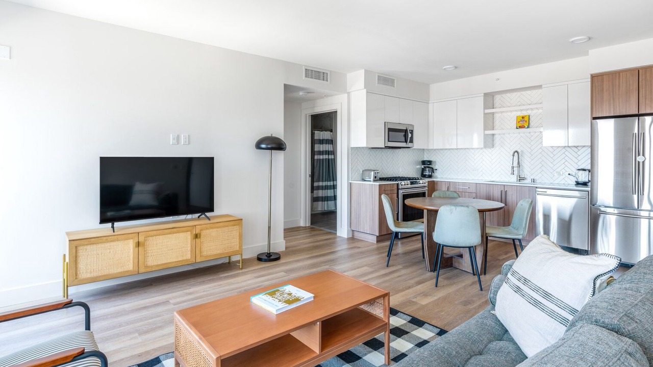 Photo of Livingroom in Downtown Oakland