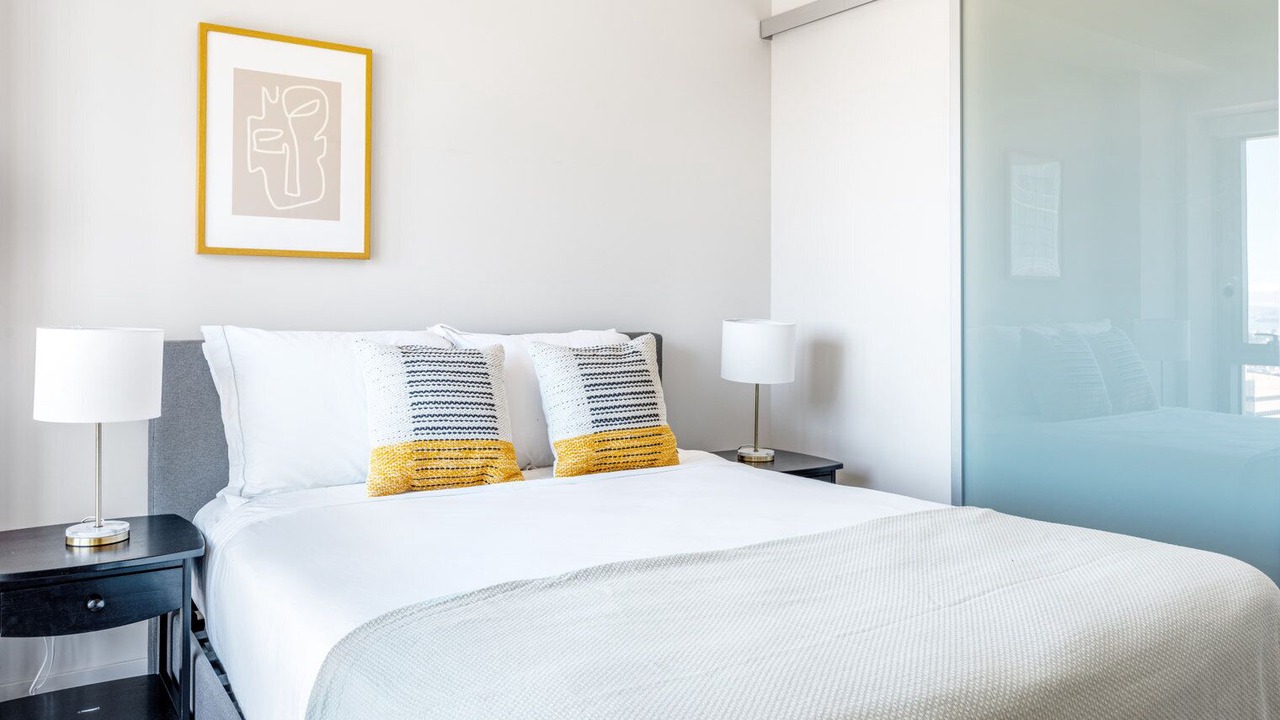 Photo of Bedroom in Downtown Oakland