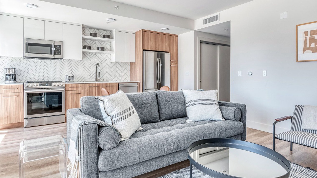 Photo of Livingroom in Downtown Oakland