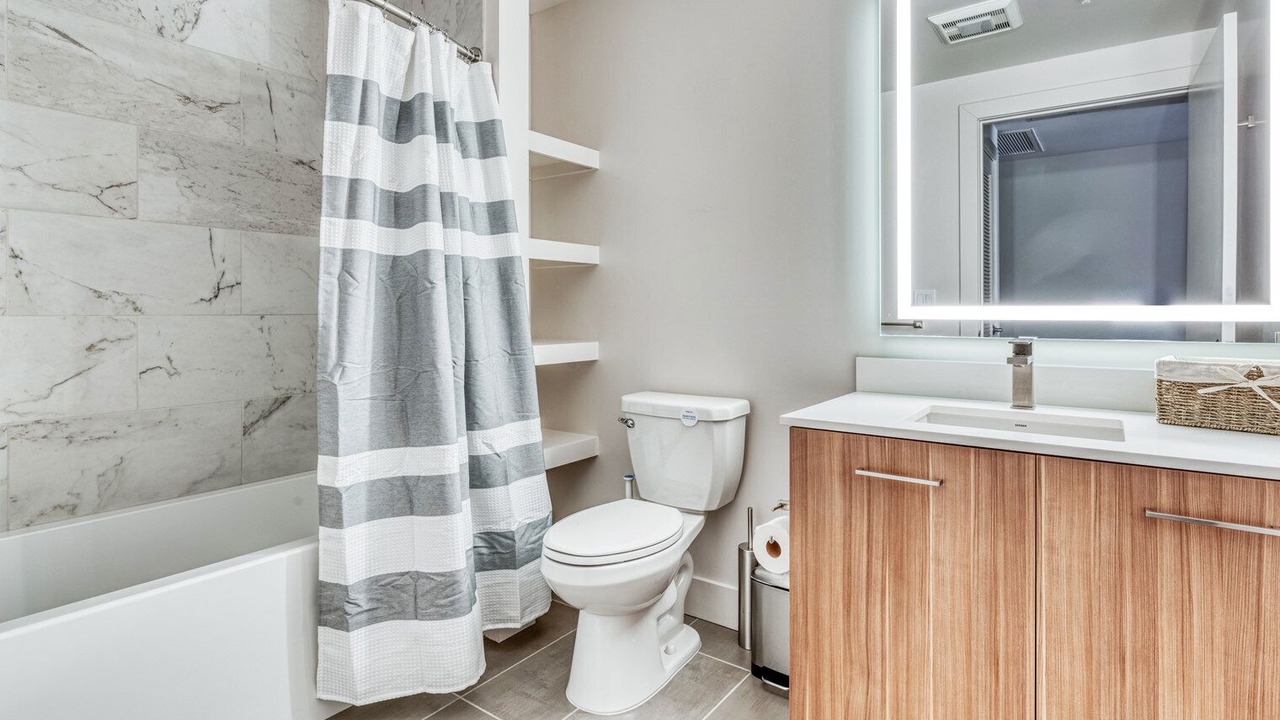 Photo of Bathroom in Downtown Oakland