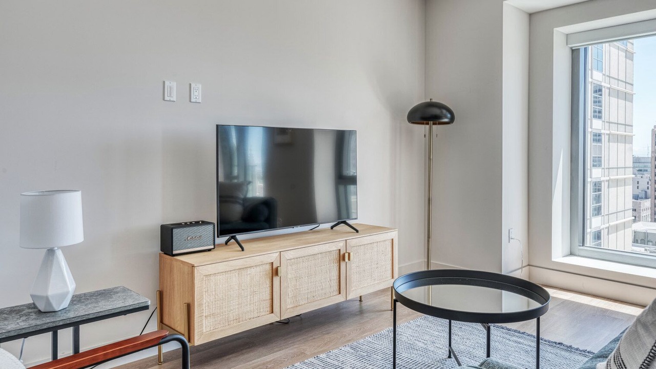 Photo of Livingroom in Downtown Oakland