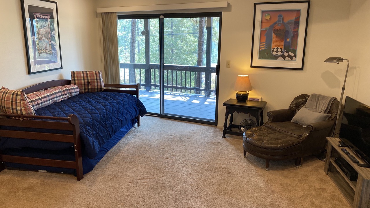 Photo of Bedroom in Groveland