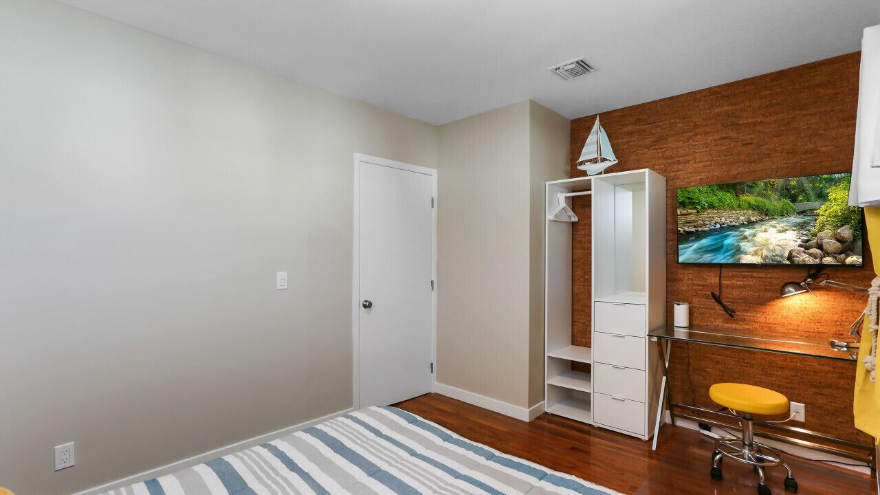 Photo of Bedroom in Belmont Shore