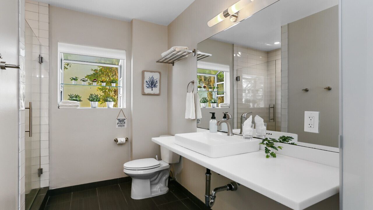 Photo of Bathroom in Belmont Shore