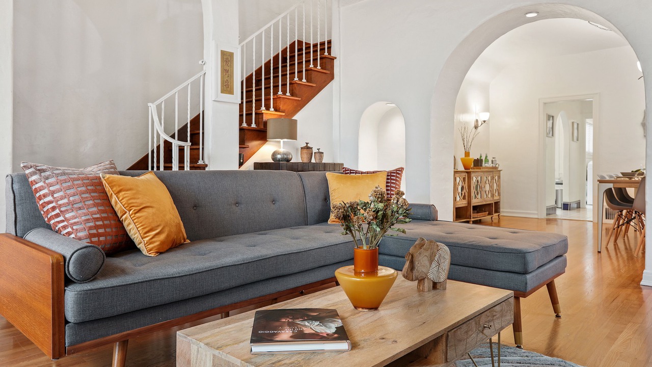 Photo of Livingroom in Mid City