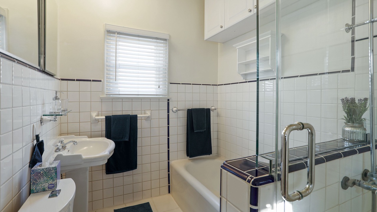 Photo of Bathroom in Mid City