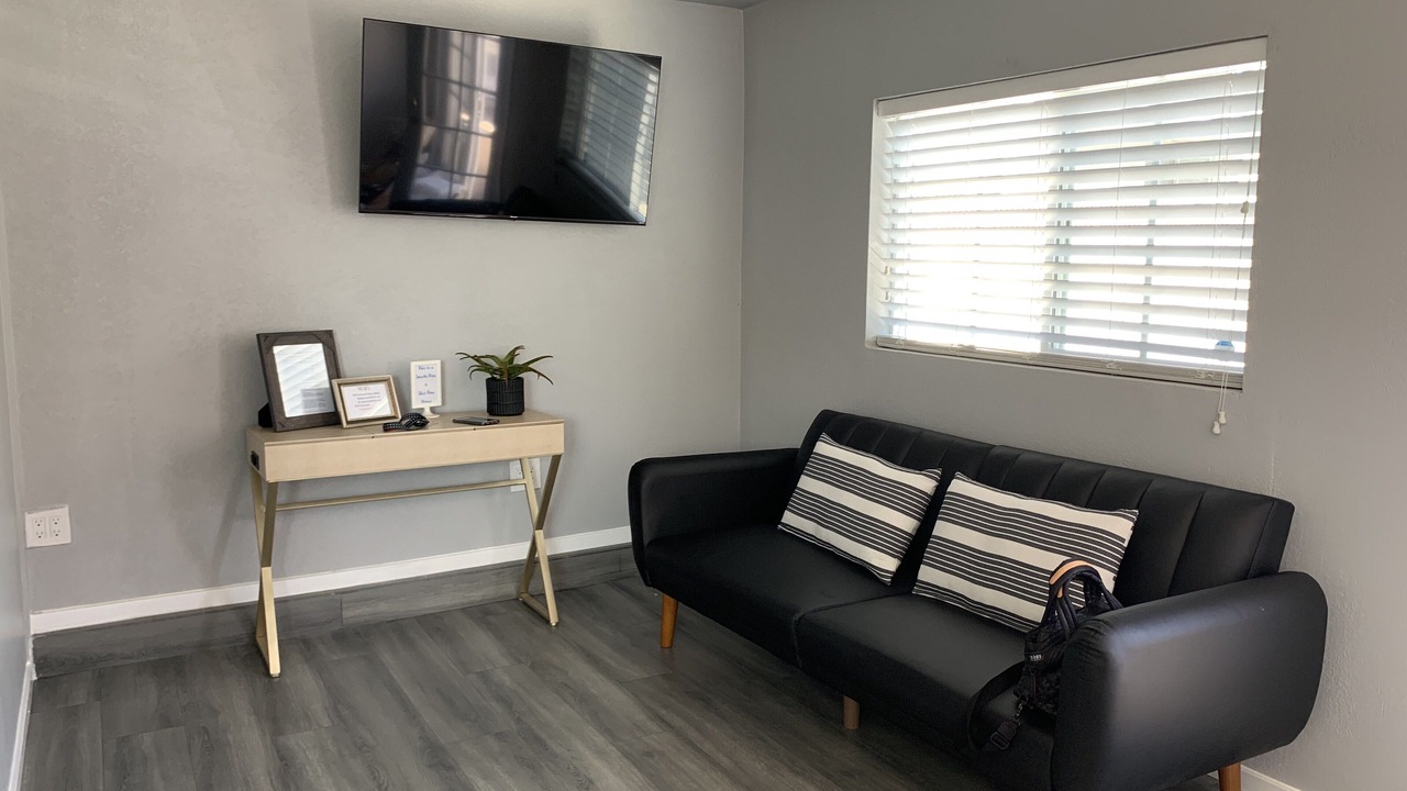 Photo of Livingroom in Hawthorne