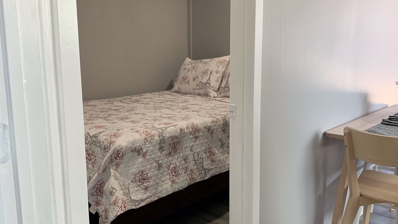 Photo of Bedroom in Hawthorne