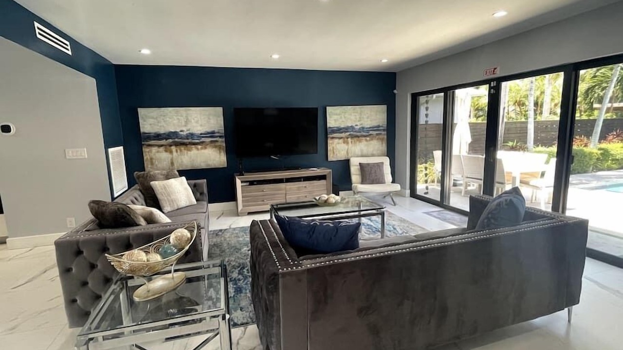 Photo of Livingroom in South Lake