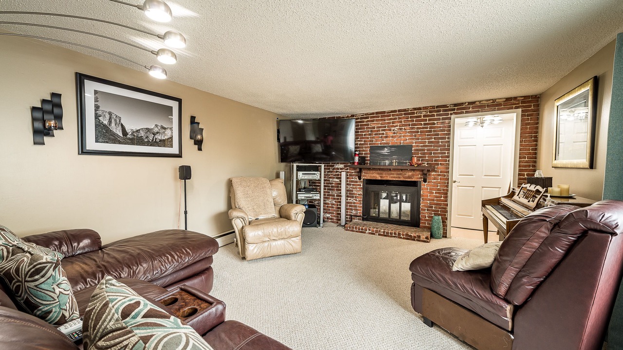 Photo of Livingroom in Tonawanda
