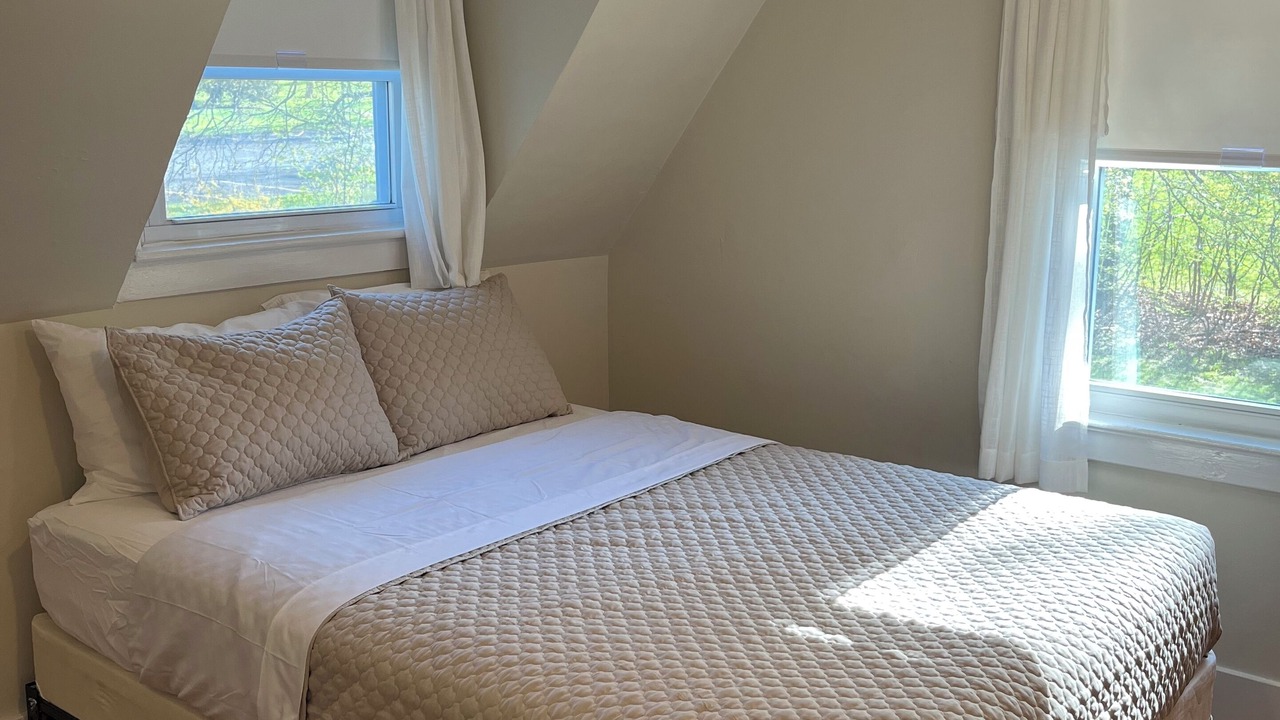 Photo of Bedroom in Keuka Park