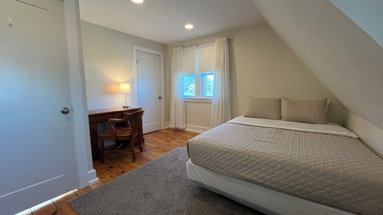 Photo of Bedroom in Keuka Park