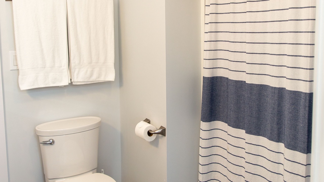 Photo of Bathroom in Madison-on-the-Lake