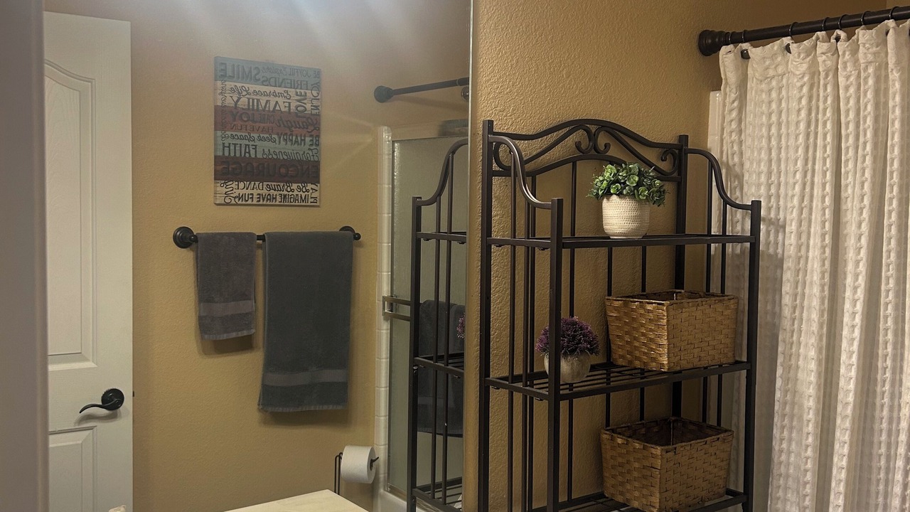 Photo of Bathroom in Sunridge Estates