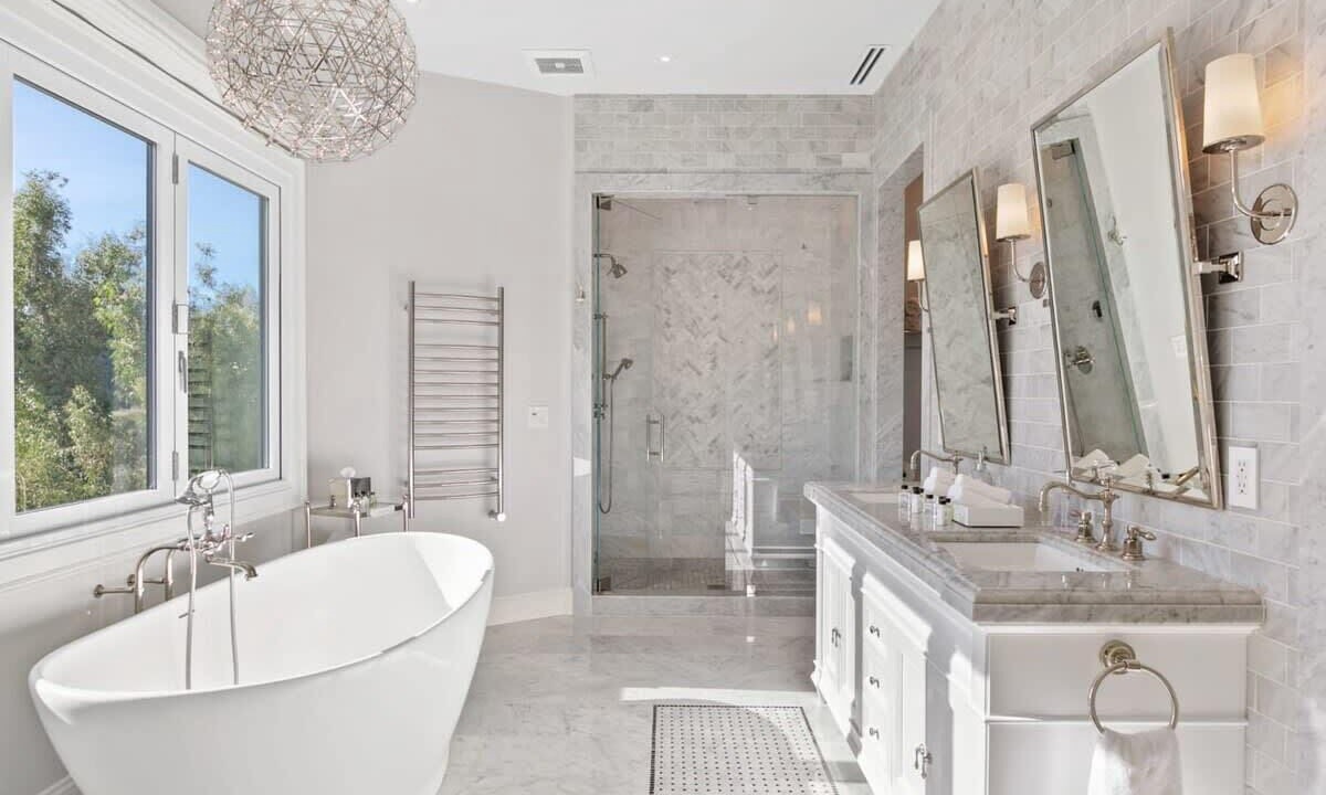 Photo of Bathroom in Beverly Glen