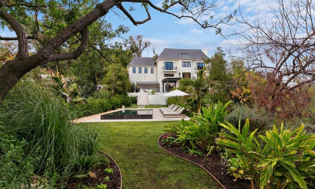 Photo of Others in Beverly Glen