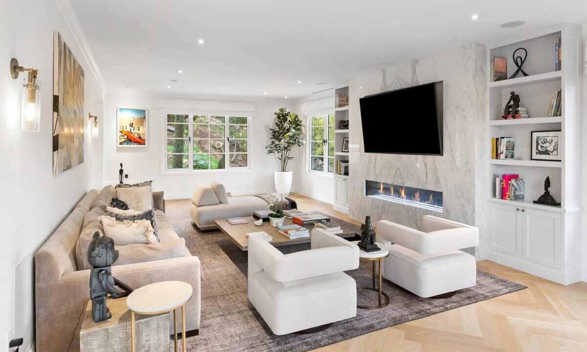 Photo of Bedroom in Beverly Glen