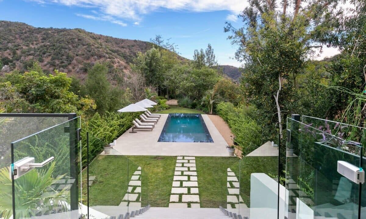 Photo of Others in Beverly Glen