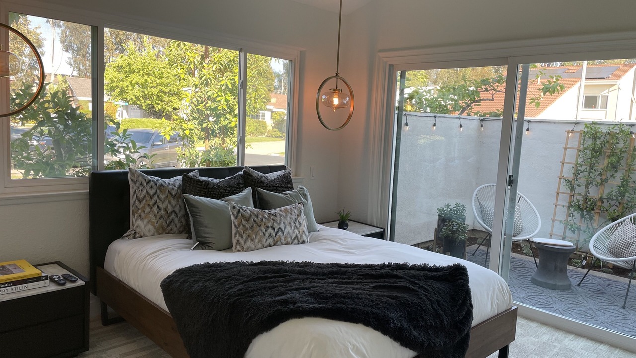 Photo of Bedroom in Lake Forest