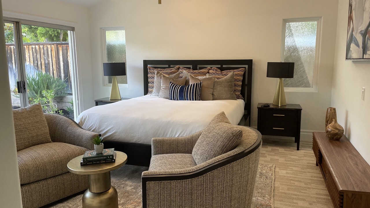 Photo of Bedroom in Lake Forest