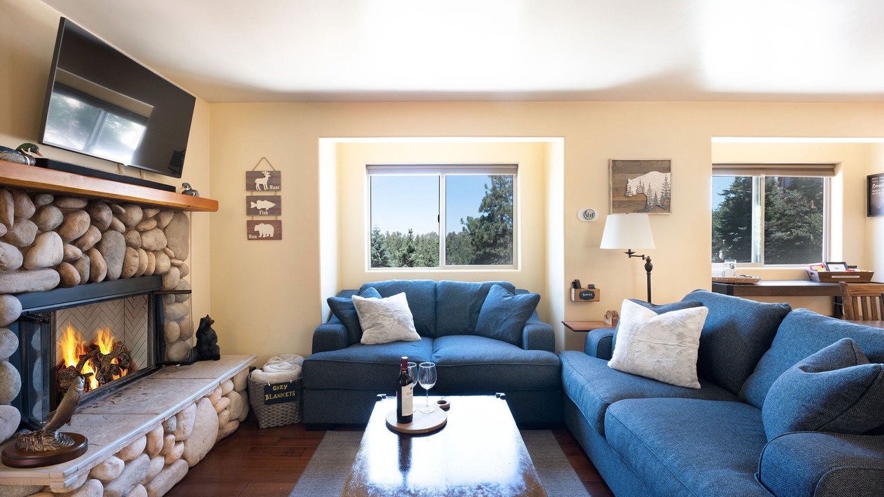 Photo of Livingroom in Green Valley Lake