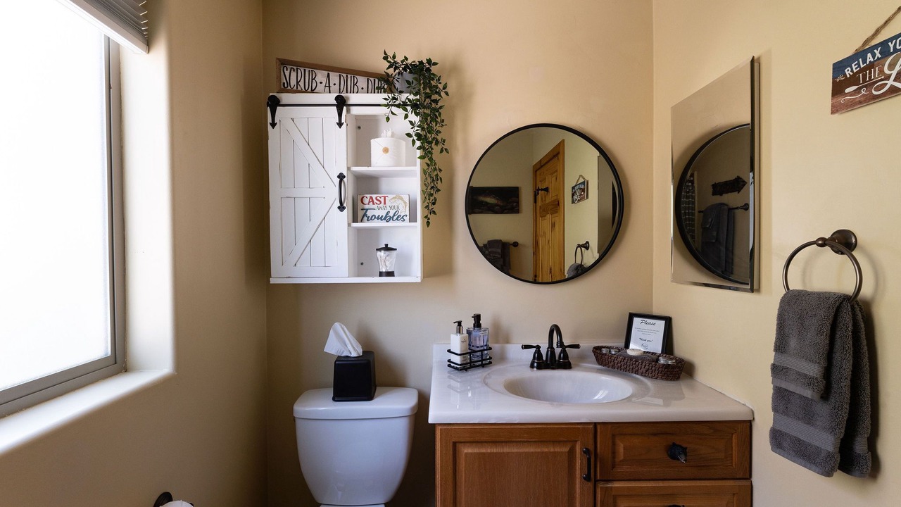Photo of Bathroom in Green Valley Lake