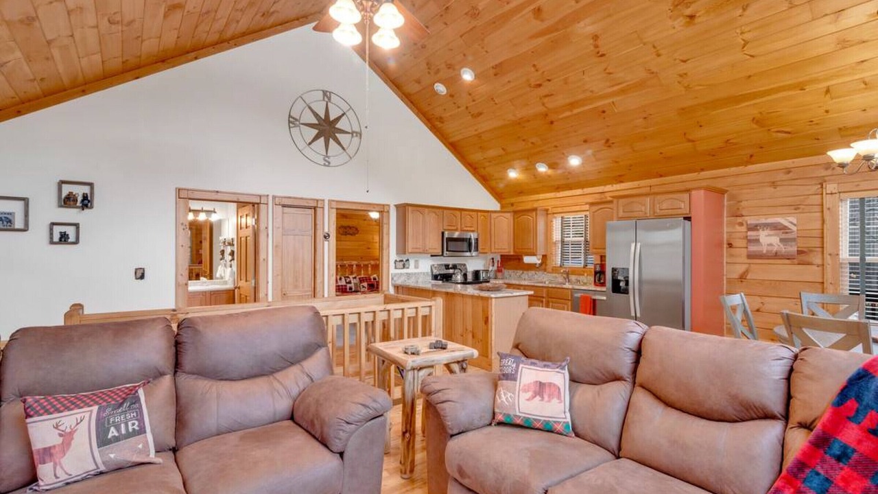 Photo of Livingroom in Valley Creek Run