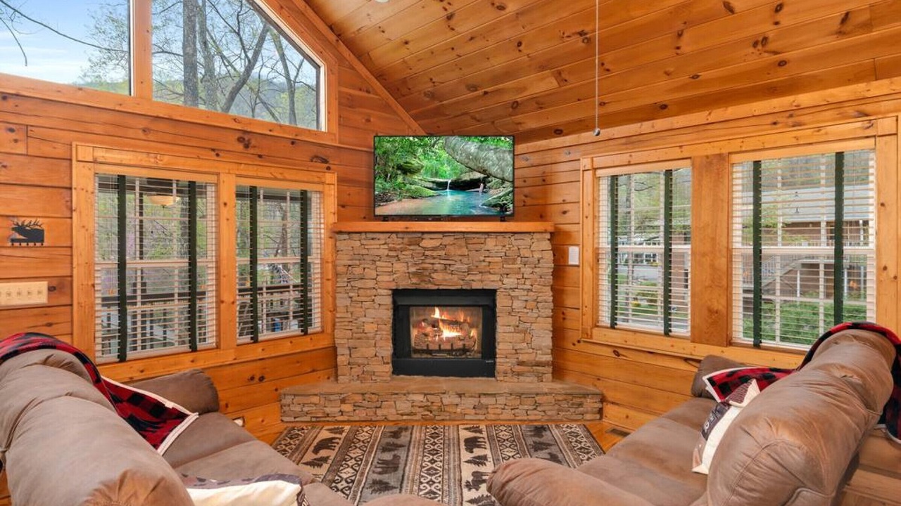 Photo of Livingroom in Valley Creek Run