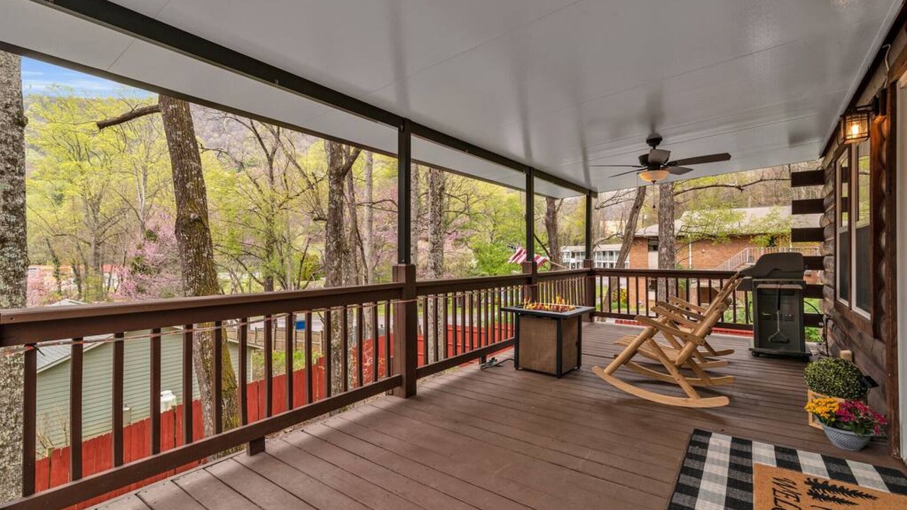 Photo of Patio Balcony in Valley Creek Run