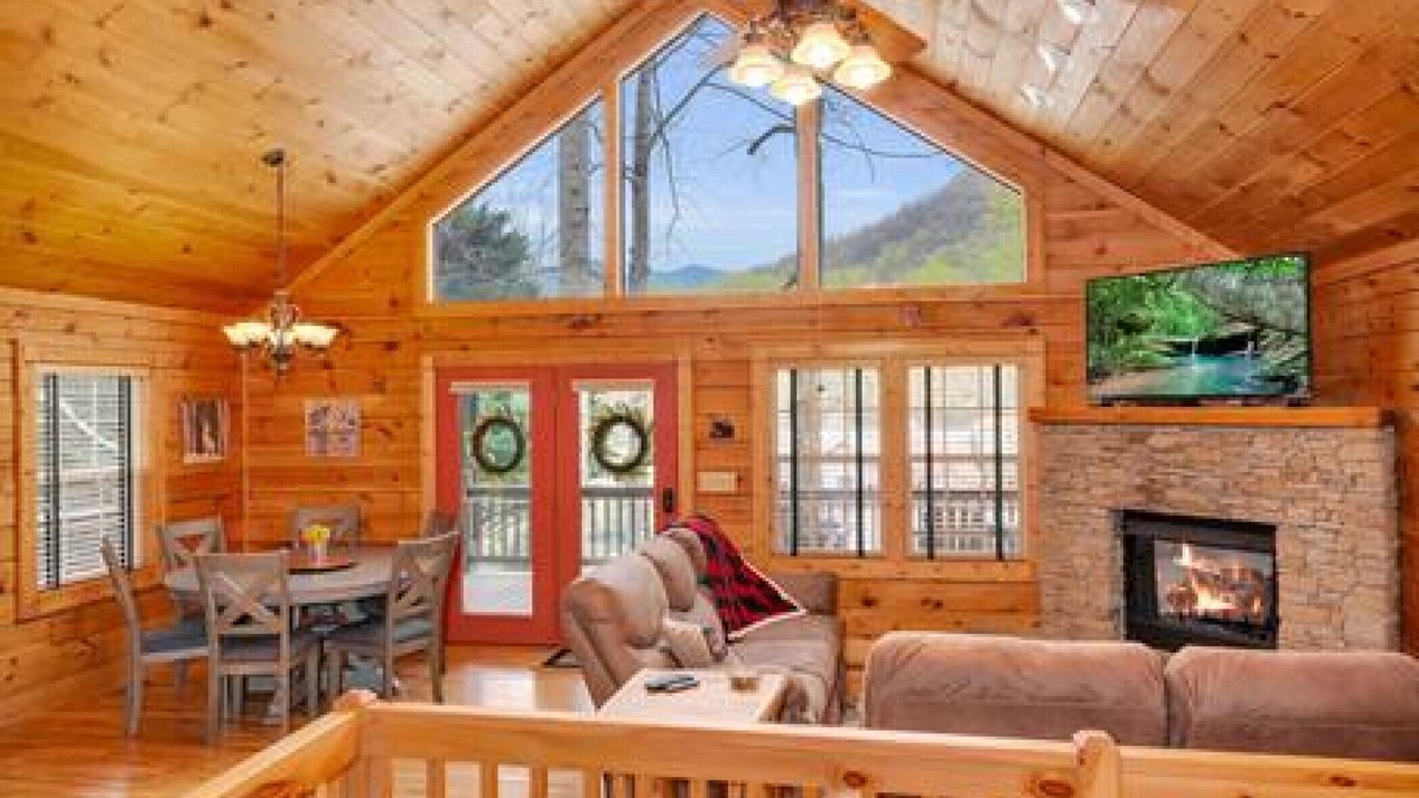 Photo of Livingroom in Valley Creek Run