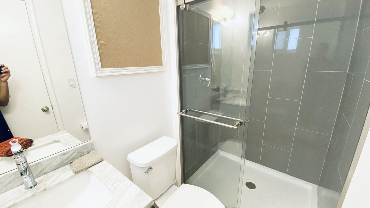 Photo of Bathroom in Oakland Park