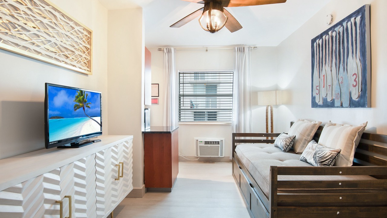 Photo of Livingroom in South of Fifth